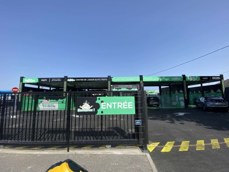 Création enseignes panneaux signalétiques